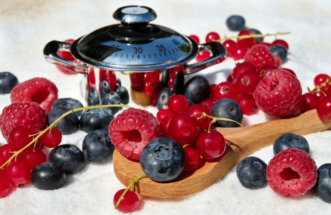 berries, mixed, raspberries-2441679.jpg